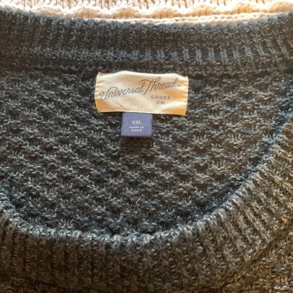 Universal Threads Sweater - Picture 2 of 2